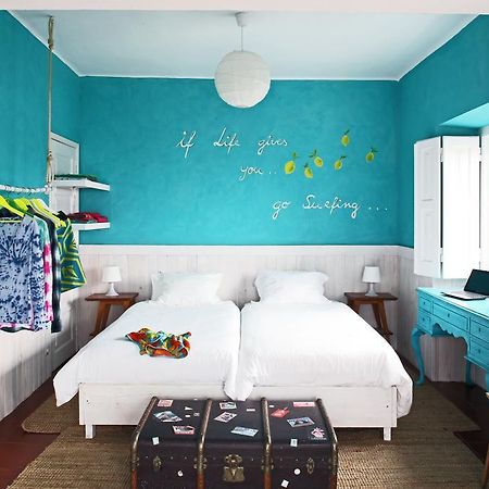Chill In Ericeira Surf House Vandrarhem Rum bild