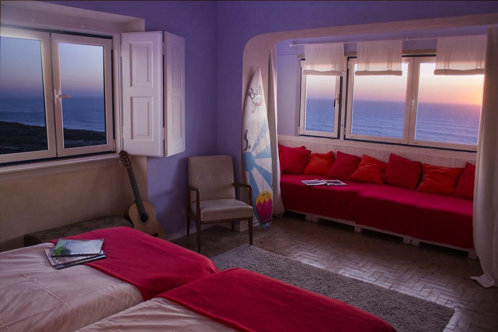 Chill In Ericeira Surf House Vandrarhem Rum bild