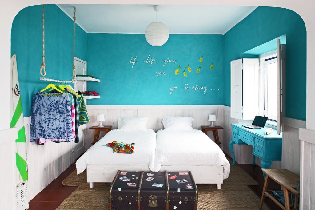Chill In Ericeira Surf House Vandrarhem Rum bild